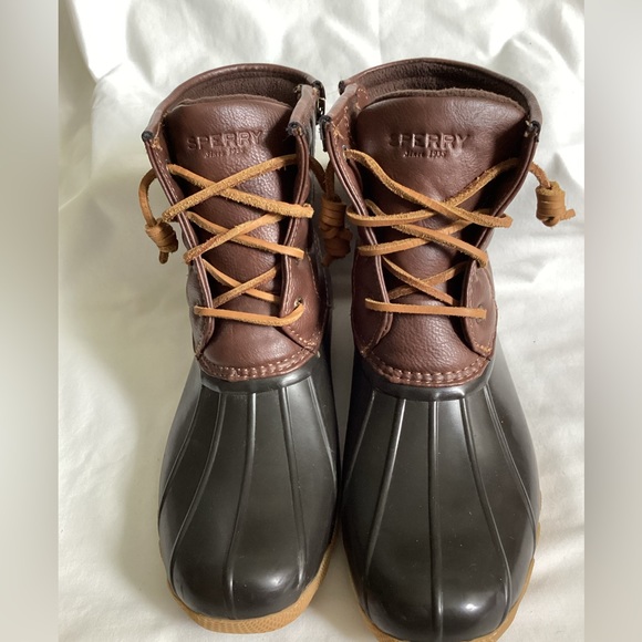 🐤 SPERRY waterproof boots duck boots EUC Girls Sz 5 saltwater - Picture 3 of 9